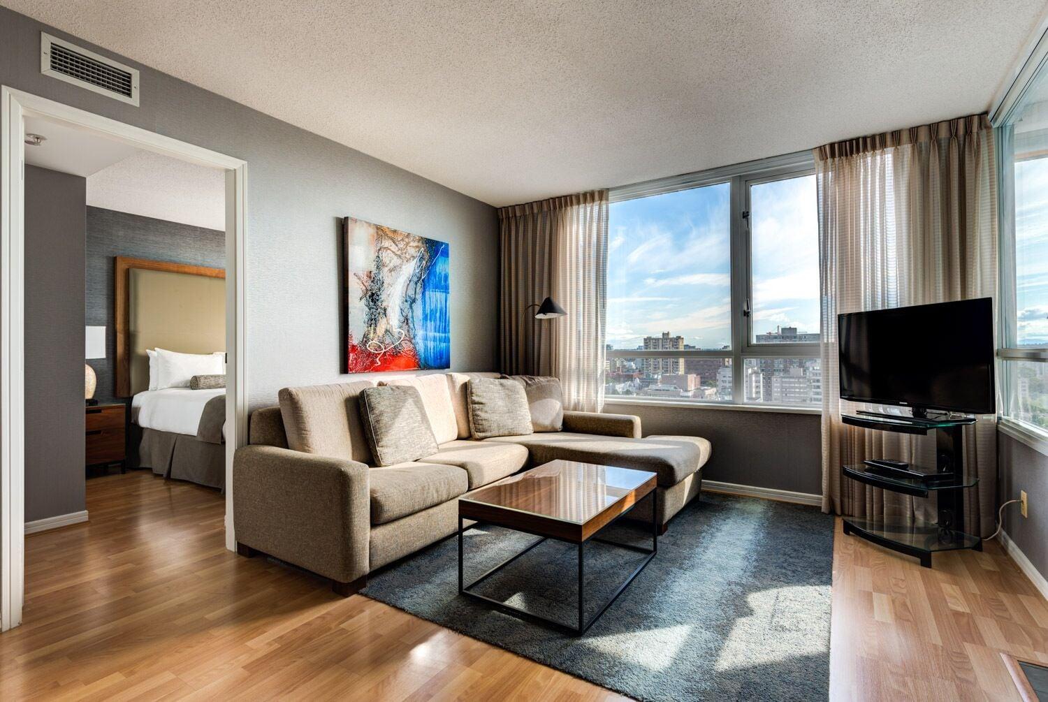 Carmana Hotel & Suites Ванкувър Екстериор снимка